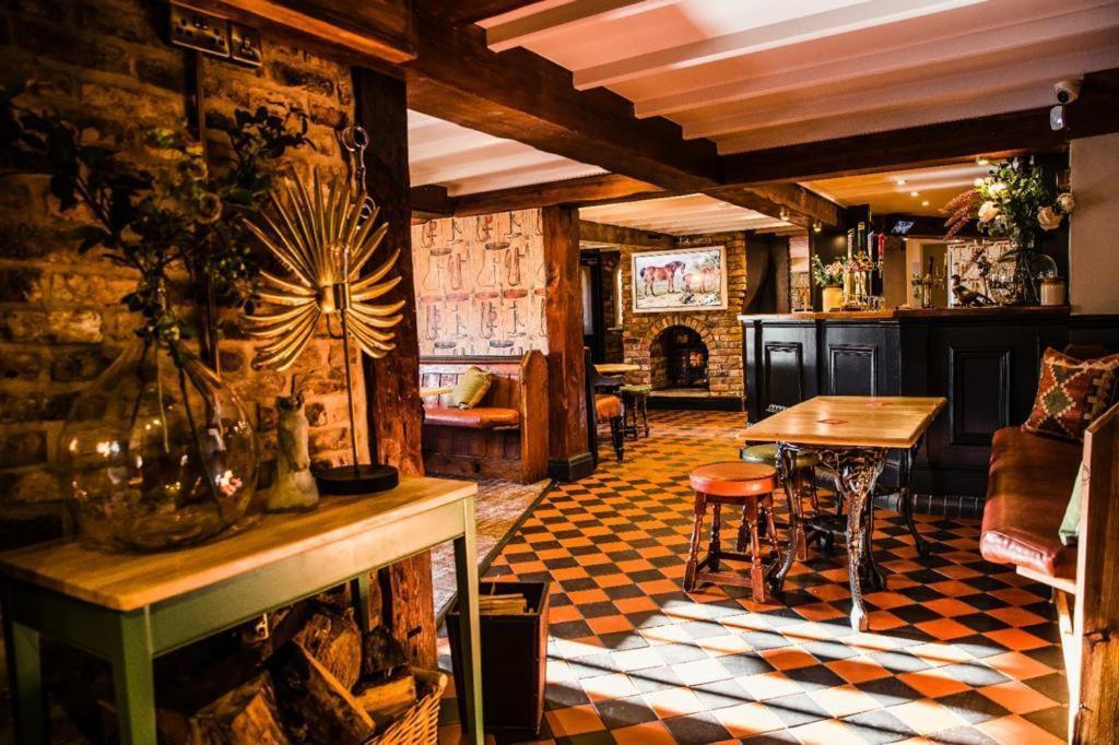 The Black Horse Inn Гейнсборо Экстерьер фото